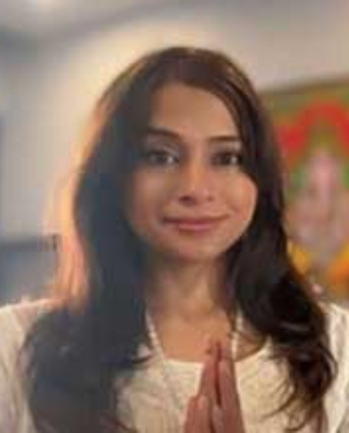 Bhavna Ji Teaching Kundalini Yoga and Pranayama in Rishikesh