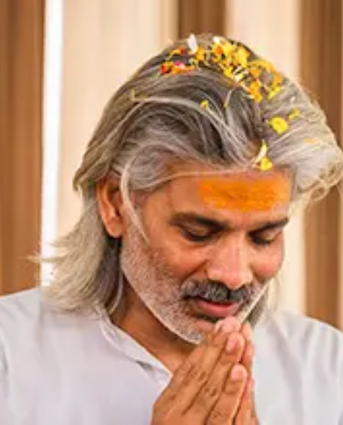 Rohit Kumar Ji Teaching Traditional Yoga Philosophy in Rishikesh